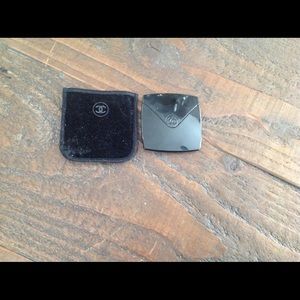 Chanel facial toning/firming device